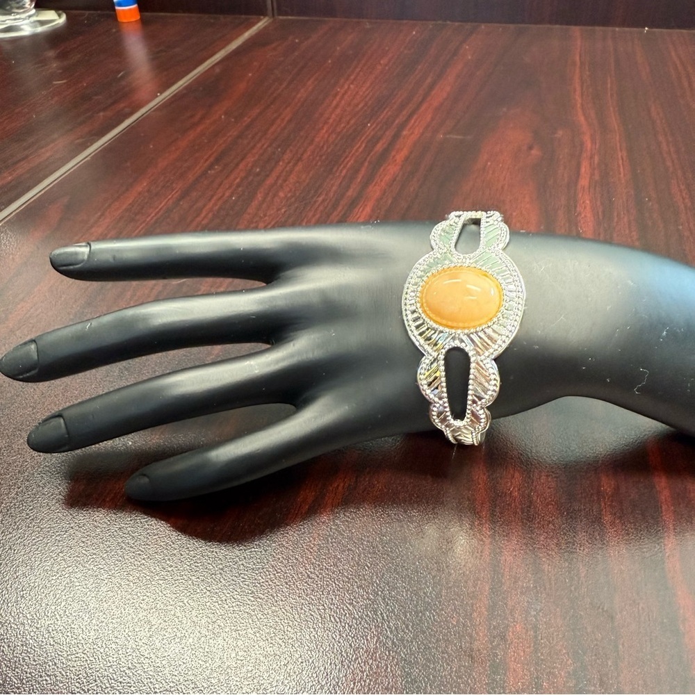 Avon “Silvery Sands” Silverplate and peach colored gem Cuff Bracelet NIB